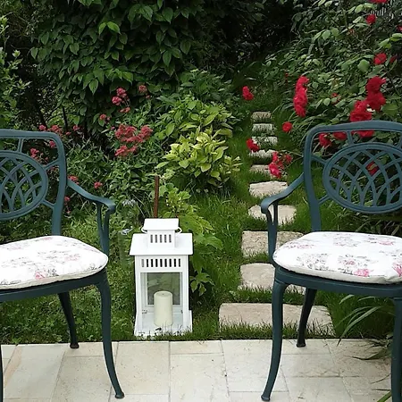 לינה וארוחת בוקר Isabella 4*